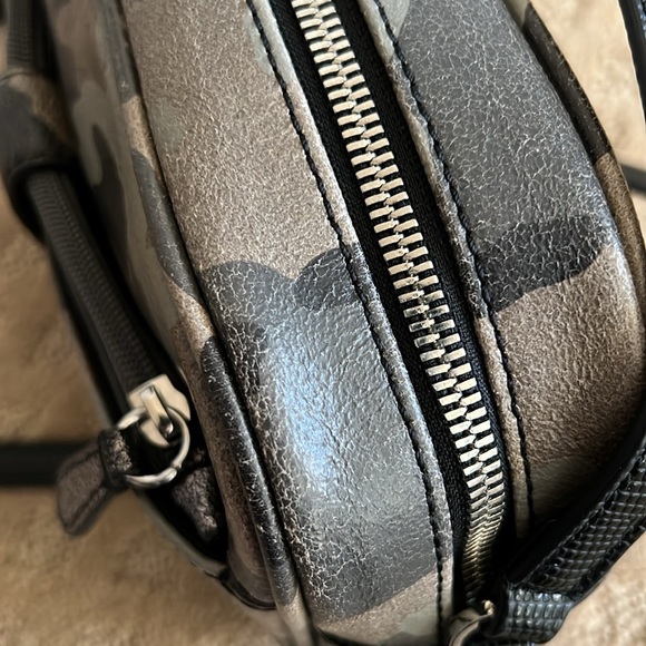 G.I.L.I Leather Camoflauge Crossbody Bag with Wallet - Picture 15 of 16